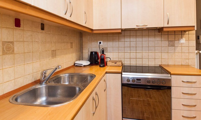 Pasalimani Apartamento | Luxury Pireas Stay New 2BR Urban Escape