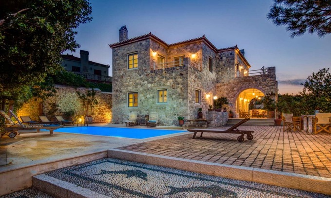 Agii Anargiri Villa | Piscina de lujo Villa Arte en Spetses