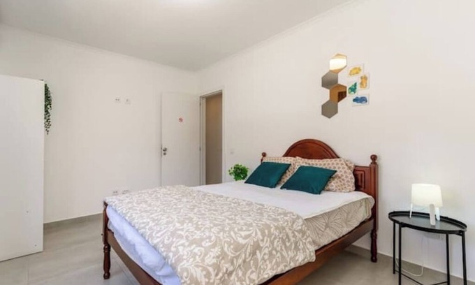 Costa de Caparica Apartamento | Luxury private room near the beach