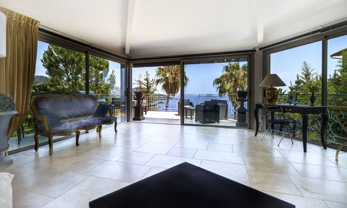 Espero-Pax Casa | LUXURY PROPERTY! LE TRAYAS HEATED SWIMMING POOL! ENCHANTING VIEW 300m FROM THE BEACHES!