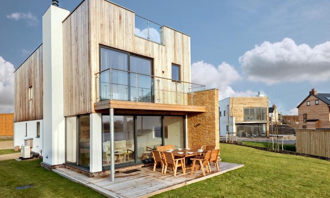 Holworth Casa | Luxury property with access into Spa on a nature reserve Beaumont Village 14