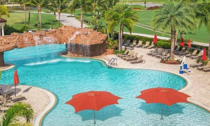 Naples Condominio | Luxury Resort Condo in Bonita National- Your Perfect Getaway! Golfers Paradise!