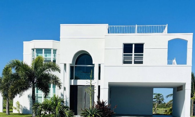 Isabela Casa | Complete house with ocean views rooftop terrace near all beaches
