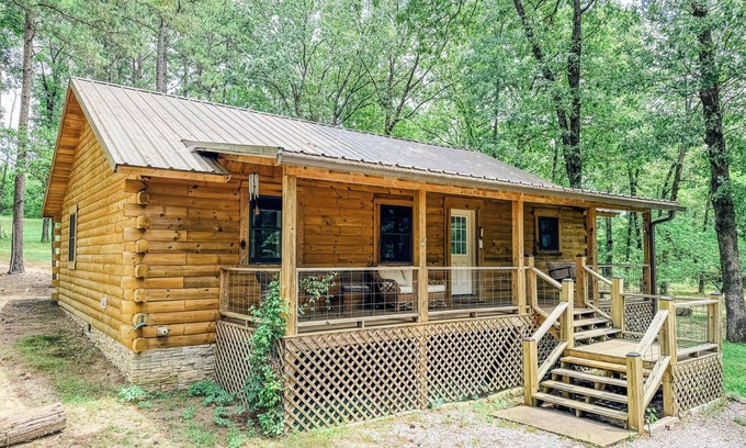Bismarck Cabina | Luxury Retreat, Private Hot Tub, Romantic Getaway
