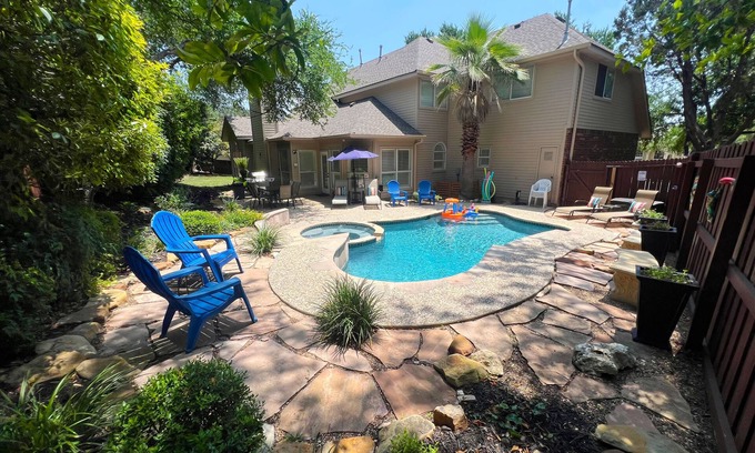 Hidden Forest Casa | Luxury Retreat - Tranquil getaway with Pool, Hot Tub, Game Room, & 2 King Suites