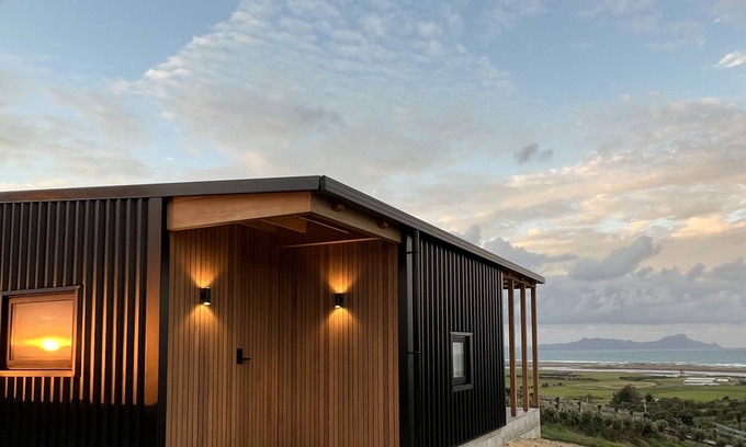 Waipu Cabaña | Luxury Retreat with big sea views 90 minutes from Auckland
