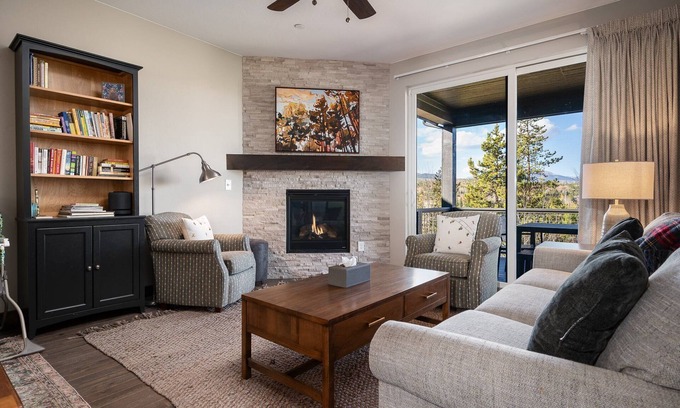 Rendezvous Casa | Luxury River Run 75 I Great Views I Private Hot Tub I Best Price I Discounted Attractions