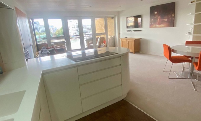 St. Mary's Park Apartamento | Luxury riverside apartment in Battersea