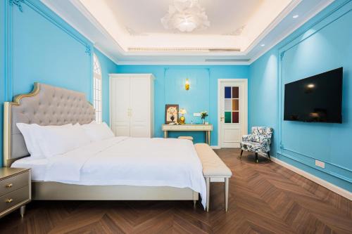 Suzhou Old Town Casa | Luxury Riverside House with Garden in Central Suzhou