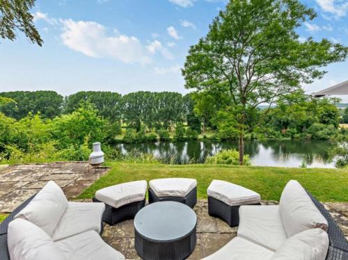 Cookham Dean Casa | Luxury Riverside Mansion in Marlow