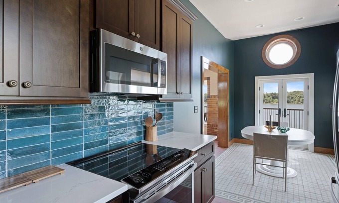 Glenview Casa | Luxury Riverside Stay - Historic Gaffney House Entire Property