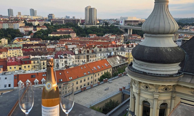 Prague 2 Apartamento | Luxury rooftop apartment with fantastic views! 3-Bedrooms, central Prague