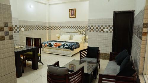 Haridwar Hotel | Luxury Room with 1 Double Bed