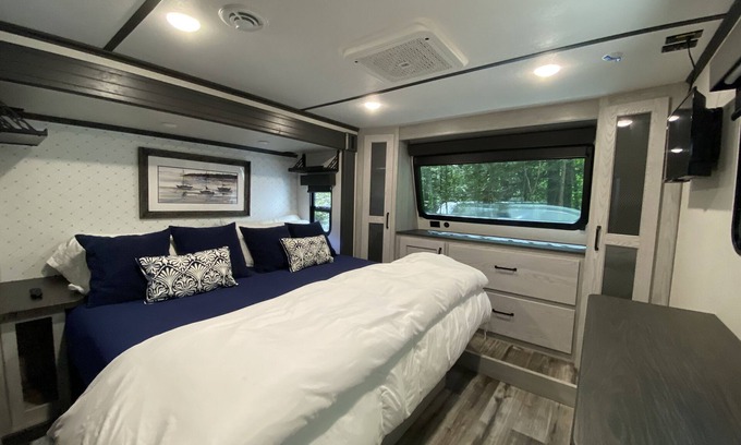 Kennebunkport Casa | Luxury RV get away near Kport