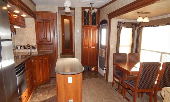 Oak Hill Casa | Luxury RV on waterfront site