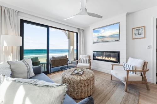 Mission Beach Casa | Luxury S Oceanfront Unit with Rooftop & Hot Tub - AC