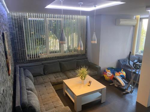 Varna Casa | Luxury Seaside Villa with Jacuzzi & Garden - Varna