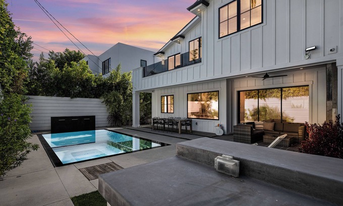 Melrose Casa | Luxury Sierra Villa - 6bdr+, pool/theatre room