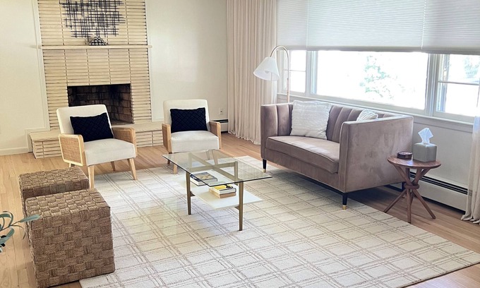 Pompton Lakes Casa | Tranquil 3-bedroom house in Pompton Lakes with large yard/double garage