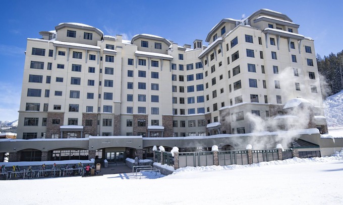 Big Sky Condominio | Luxury Ski-in/out Studio Condo in Summit Hotel Big Sky