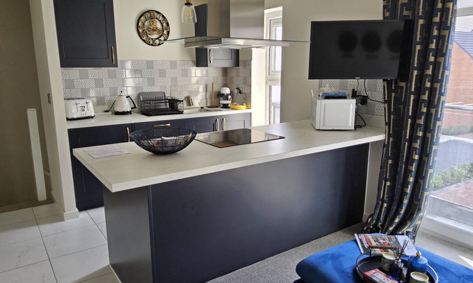 Doncaster Casa | Luxury Small Cozy House With Lake View