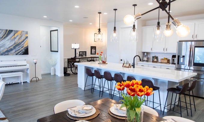 Herriman Casa | Luxury Smart Home. With In-House Movie Theater, Sauna, Jacuzzi, and Fitness Area