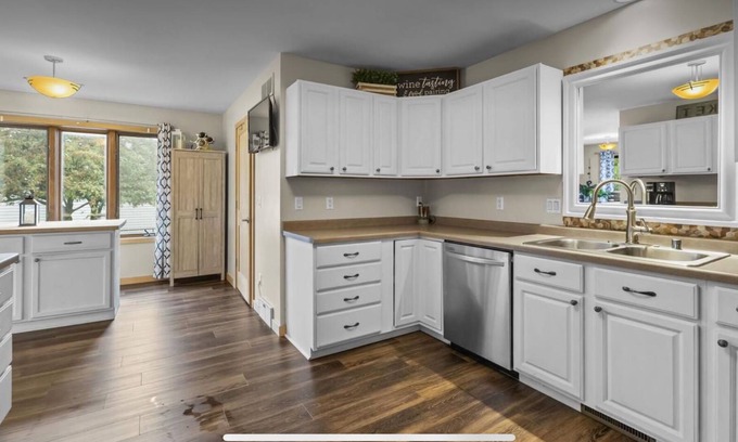 Buffalo Grove Casa | Luxury smart house with 4 level 2 charger