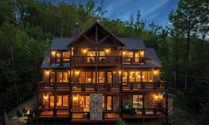 Walland Cabina | Luxury Smoky Mountain Retreat with Indoor Pool, Hot Tub, Firepit & More!
