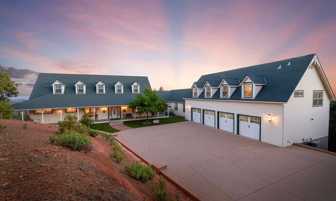 Phoenix Lake-Cedar Ridge Casa | Luxury Sonora Retreat with Breathtaking 360 views 6200 SF
