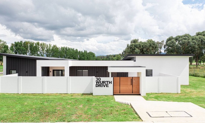 Bombira Casa | Luxury space in Prestigious Mudgee Residence