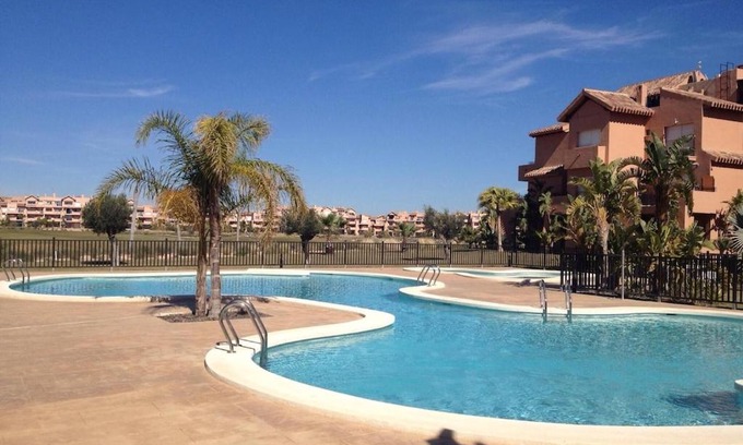 Torre-Pacheco Apartamento | Amplio apartamento de lujo con vistas al golf, la piscina y el lago 5 estrellas