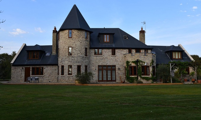 Bilting Casa | Luxury, Spacious French styled Chateau nestled in Challock, near Ashford, Kent
