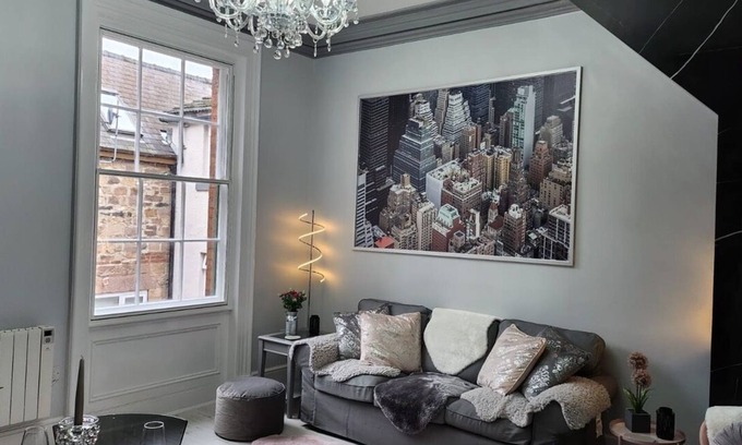 Belper Apartamento | Luxury, Spacious one Bedroom Apartment in Lovely Quiet Courtyard, Town Location