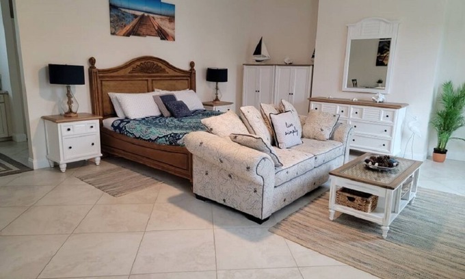 Bliss Estates Cabaña | Luxury specious furnished cottage-King size bed