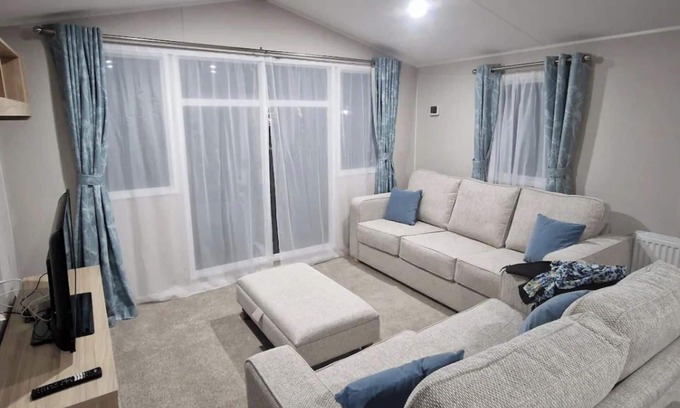 Colchester Cabina | Luxury Static Caravan Sleeps 6 Coopers Beach