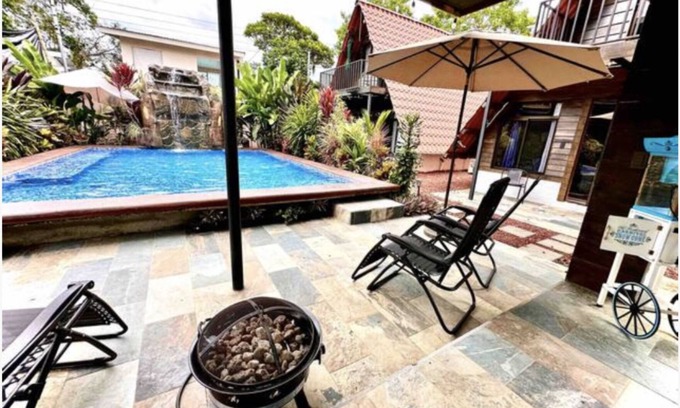 La Fortuna Chalet De Esquí | Luxury Stay at Jacen Chalet w/ view of Volcano Arenal