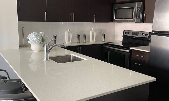 Wellington Place Condominio | Luxury stay in heart of Toronto downtown