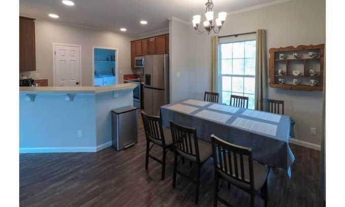 Belton Casa | Luxury stay near lake Belton - Wi-Fi A/C