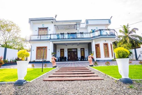 Eravur Pattu Casa | Luxury Stay Near Pasikuda
