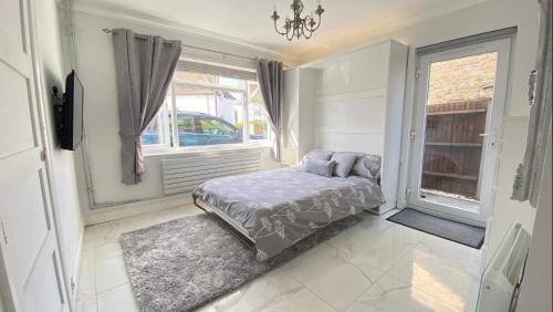 Elmers End Cama Y Desayuno | Luxury studio apartment, Beckenham