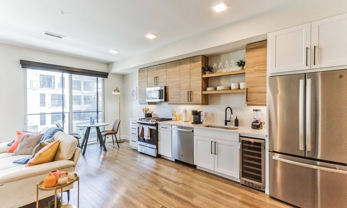City Park West Apartamento | Luxury Studio, Gym, Spa, Garage Parking, Safe 313