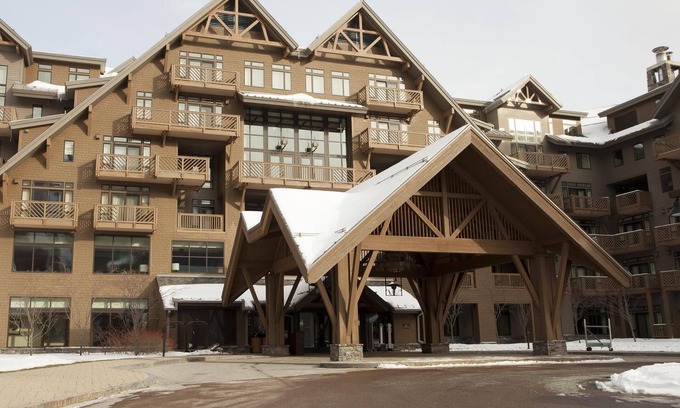 Stowe Area Condominio | New Ridgeline Studio @ SML de lujo, vista frontal cuatro incluye $ 40 por día Tarifa del resort