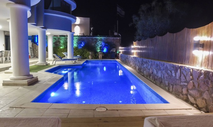 Eilat Casa | Luxury suite by the pool
