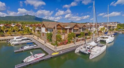 Black River Apartamento | Luxury Suite La Balise Marina