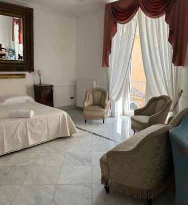 Frattamaggiore Apartamento | Luxury suite on the square