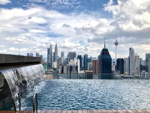 Chow Kit Apartamento | Luxury suites & KLCC view infinity pool at Regalia residence