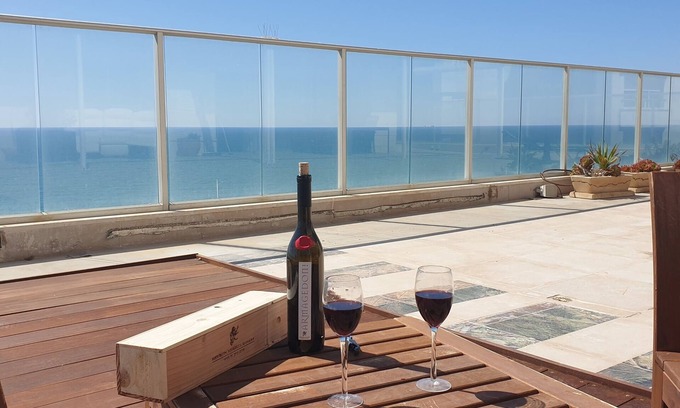 Netanya Apartamento | Luxury Sunny Apartment, Full Sea View, Very Spacious Terrace
