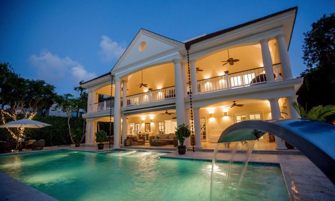 Punta Cana Villa | Luxury Sunshine Villa - Oasis al aire libre en Tortuga Bay, pantalla al aire libre