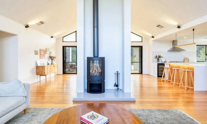 Stratton Casa | Luxury Swan Valley farm stay