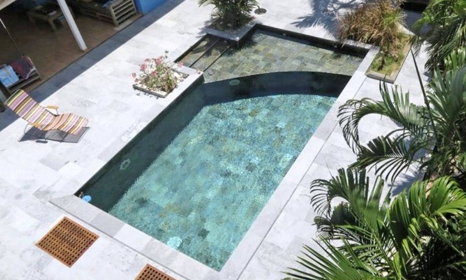 Le Francois Casa | LUXURY SWIMMING POOL & GARDEN near the East Cape lagoon